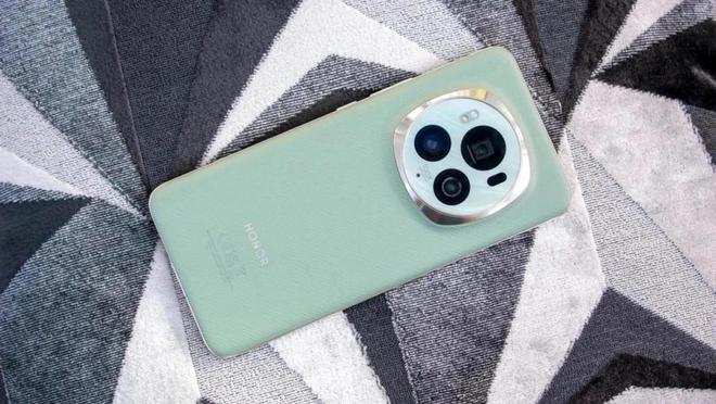荣耀旗舰彻底清仓16GB+1TB跳水1950元卫星通信+5600mAh+IP68(图3)