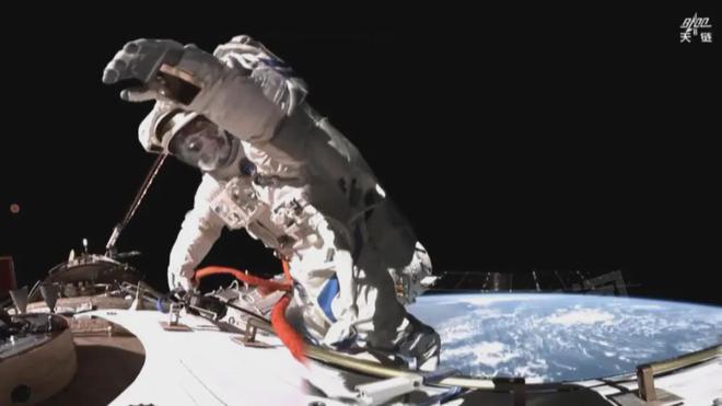 中国隐藏实力？美媒：神十九乘组首次出舱9小时6分领先NASA(图17)