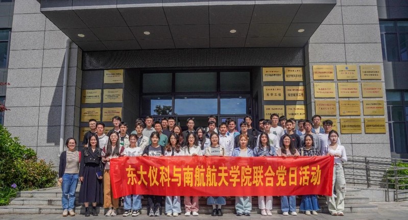 蚂蚁变阵AI时代的应变与坚持(图1)