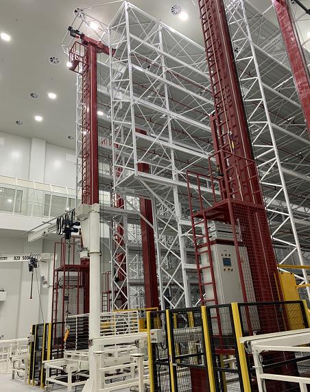 宇宙中的微观奇迹：牧羊卫星如何守护土星环的壮丽结构(图1)