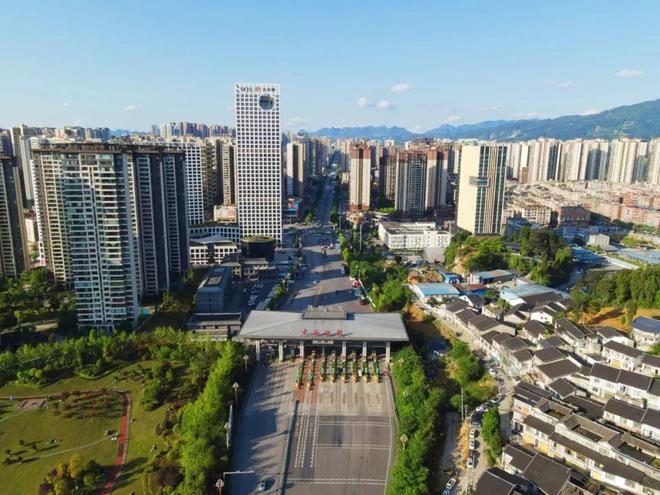 遵义市委常委、仁怀市委书记常文松：推动城市转型促进产业升级(图3)