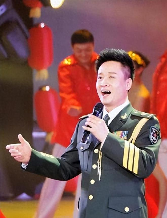 阎维文妻子现状：66岁驼背苍老瘦成皮包骨夫妻差1岁像两代人(图1)